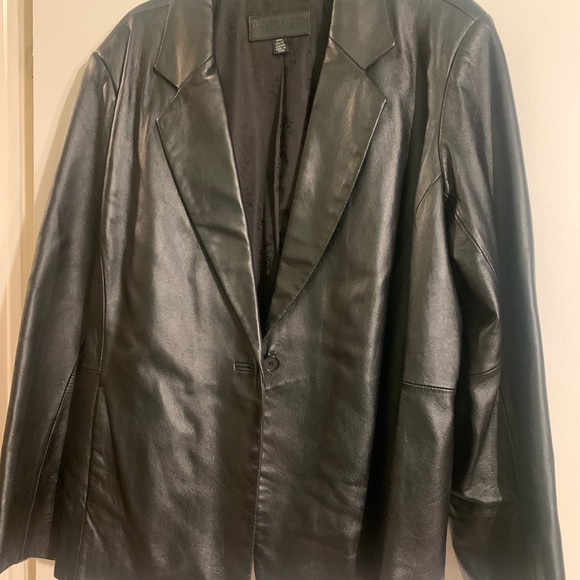 Woman leather single button jacket - Picture 13 of 14